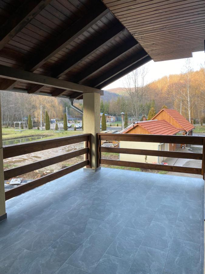 Pensiunea Valea Gepisului Grosi  Exterior photo